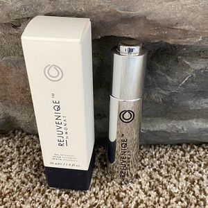 Rejuveniqe Oil Intensive by Monat